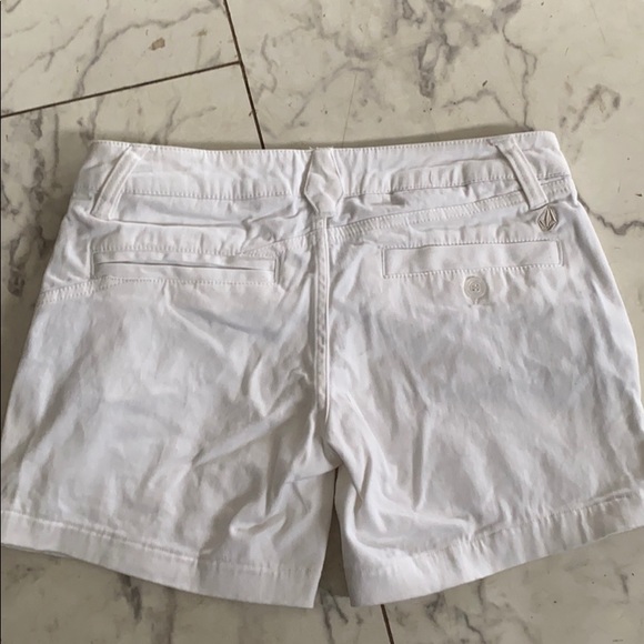 Volcom women’s shorts - Picture 2 of 3